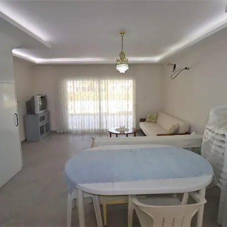 Artemis - Kusadasi Apartament *